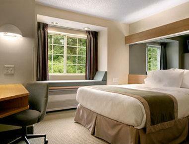 Microtel By Wyndham Raleigh-durham Airport 2*